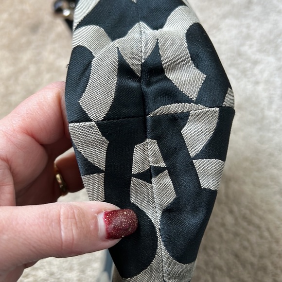 Authentic Coach purse, gentle use.  Inside looks more orange than pink - Picture 3 of 11